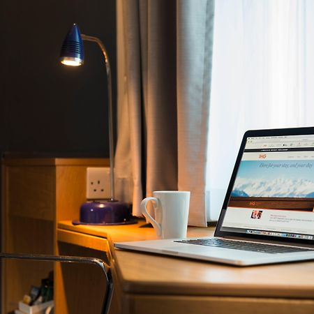 Holiday Inn Express Stirling By Ihg Екстериор снимка