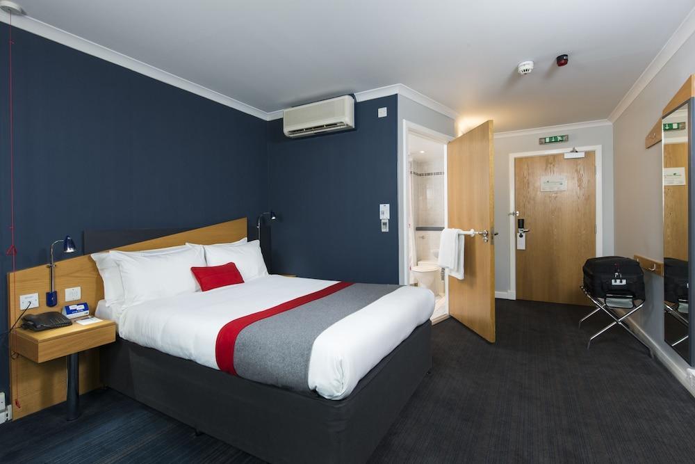 Holiday Inn Express Stirling By Ihg Екстериор снимка
