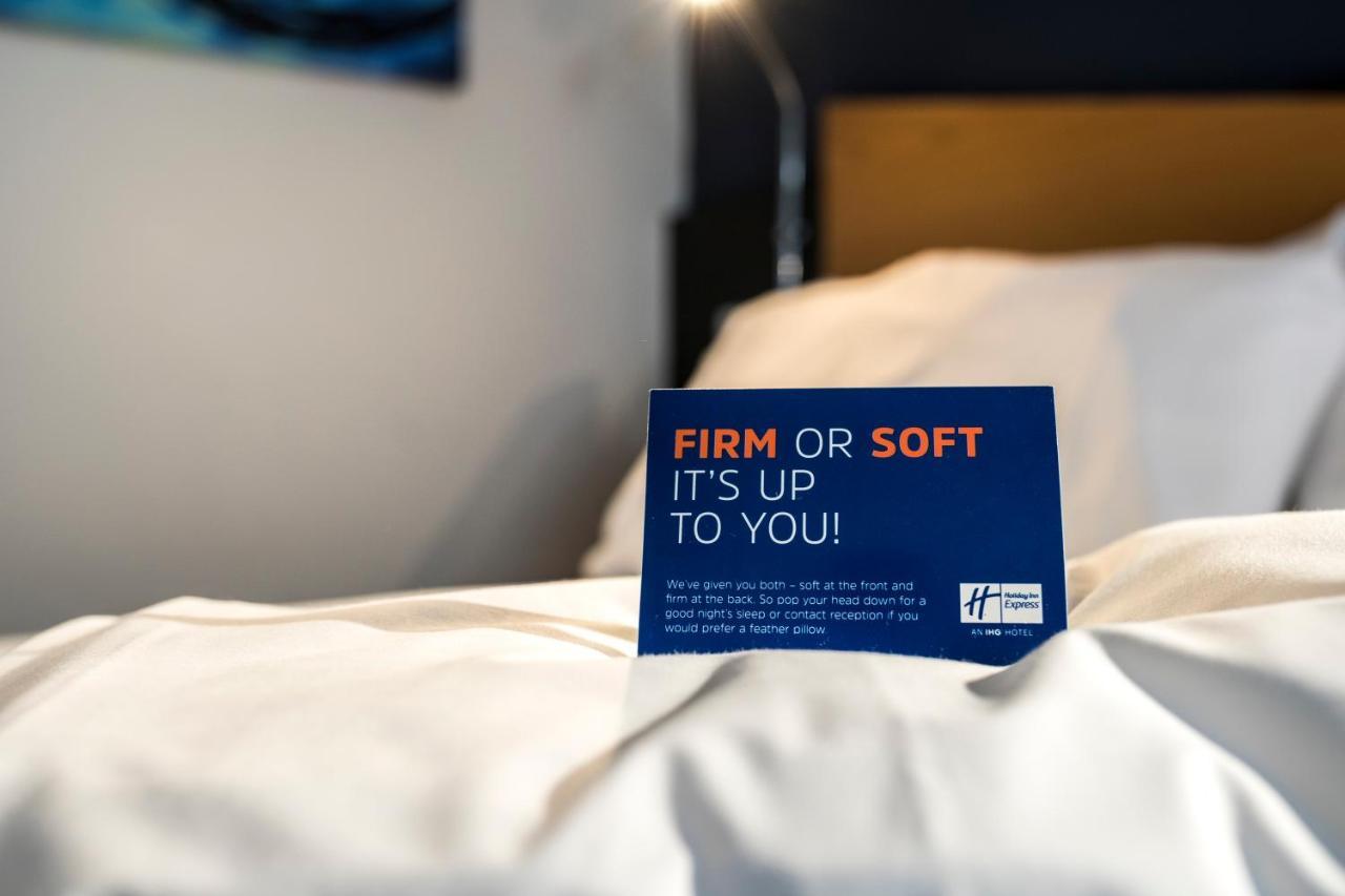 Holiday Inn Express Stirling By Ihg Екстериор снимка