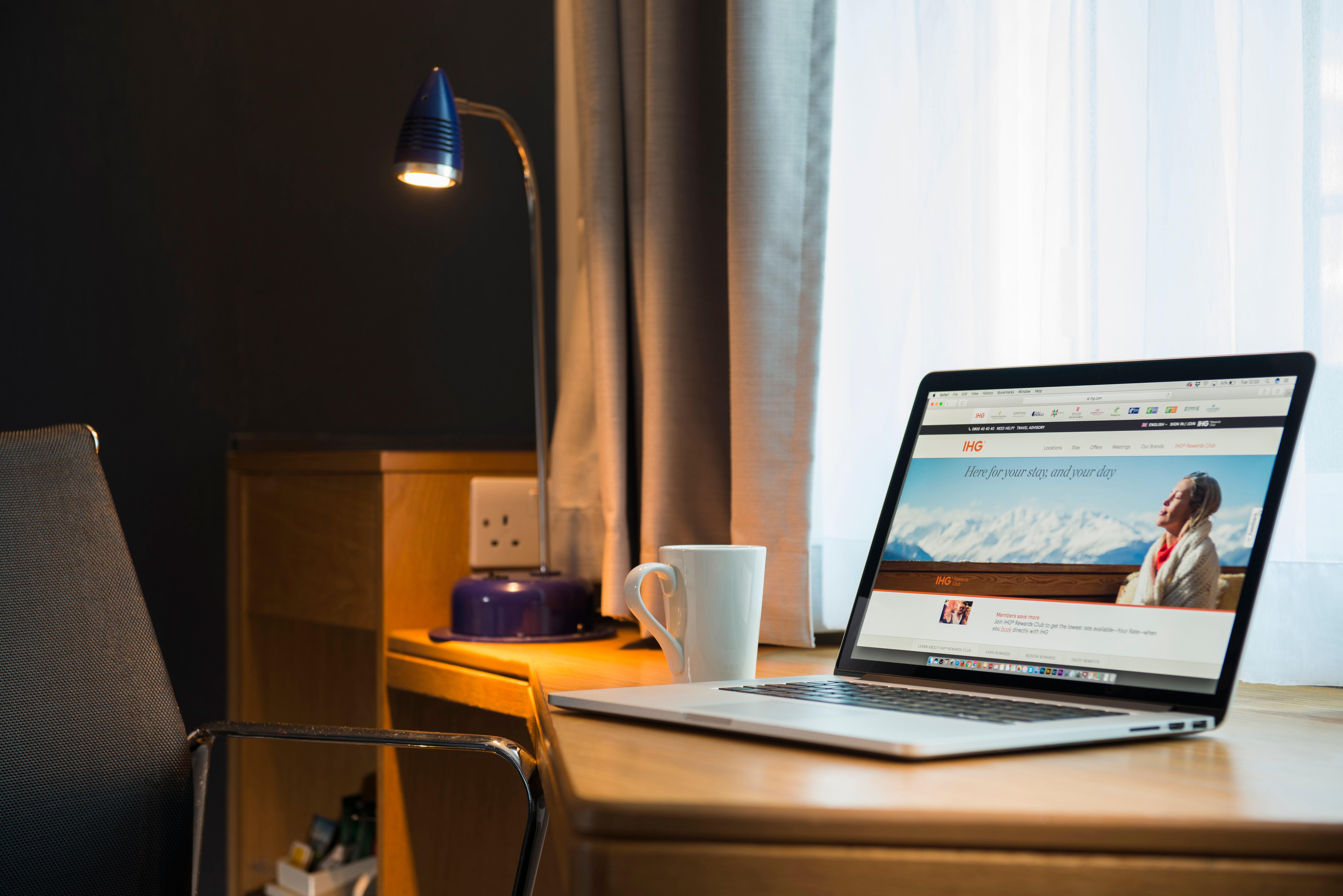 Holiday Inn Express Stirling By Ihg Екстериор снимка