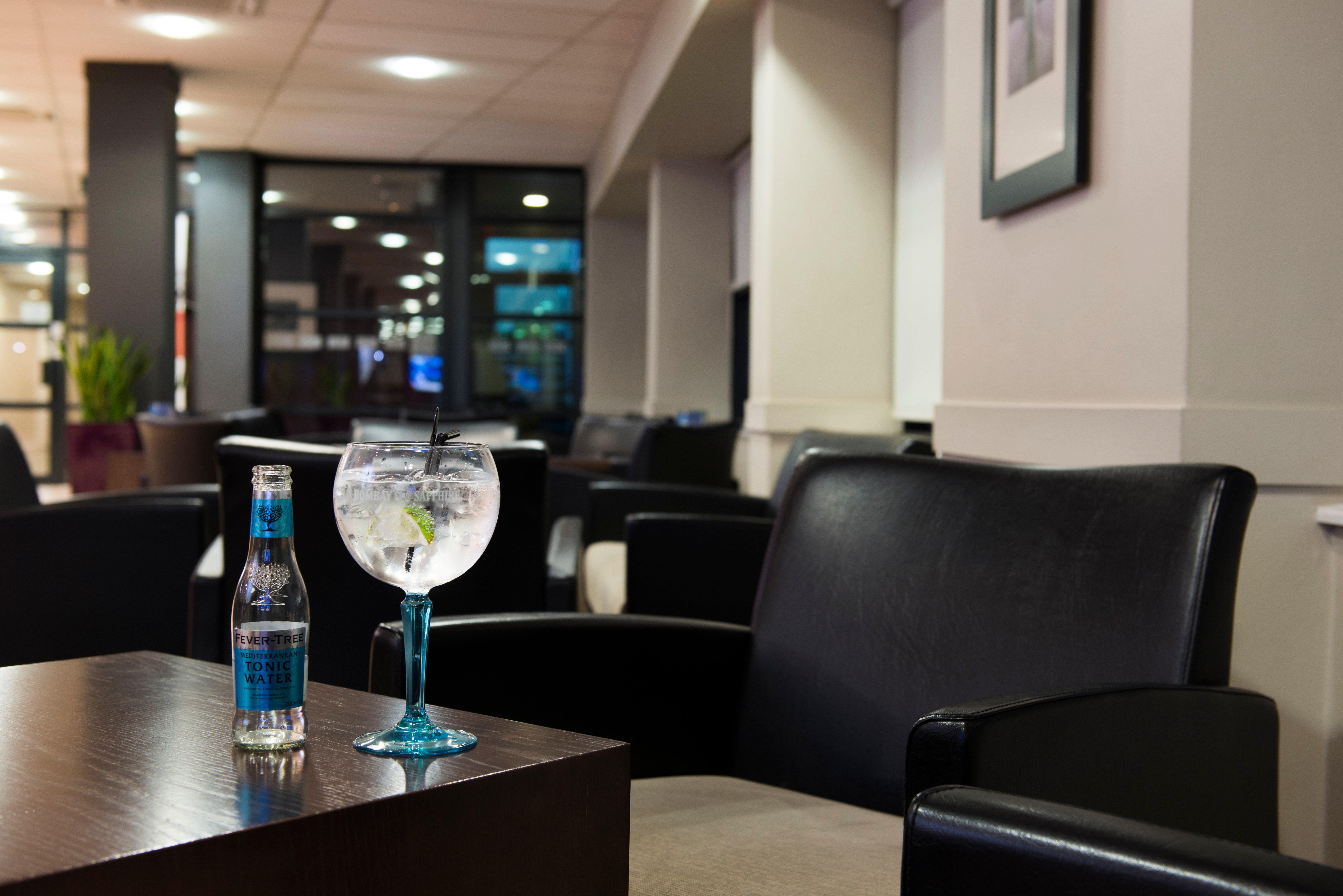 Holiday Inn Express Stirling By Ihg Екстериор снимка
