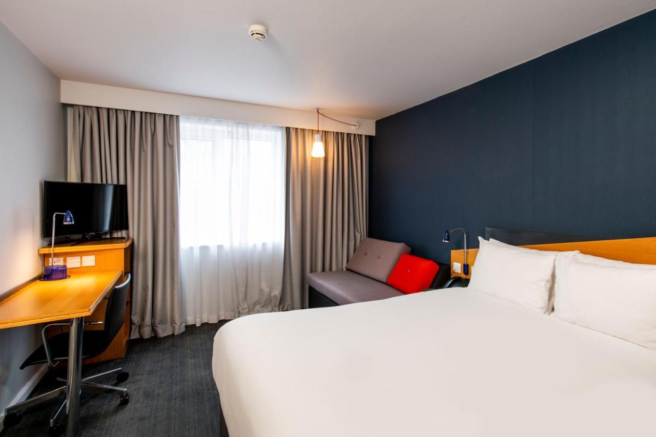 Holiday Inn Express Stirling By Ihg Екстериор снимка