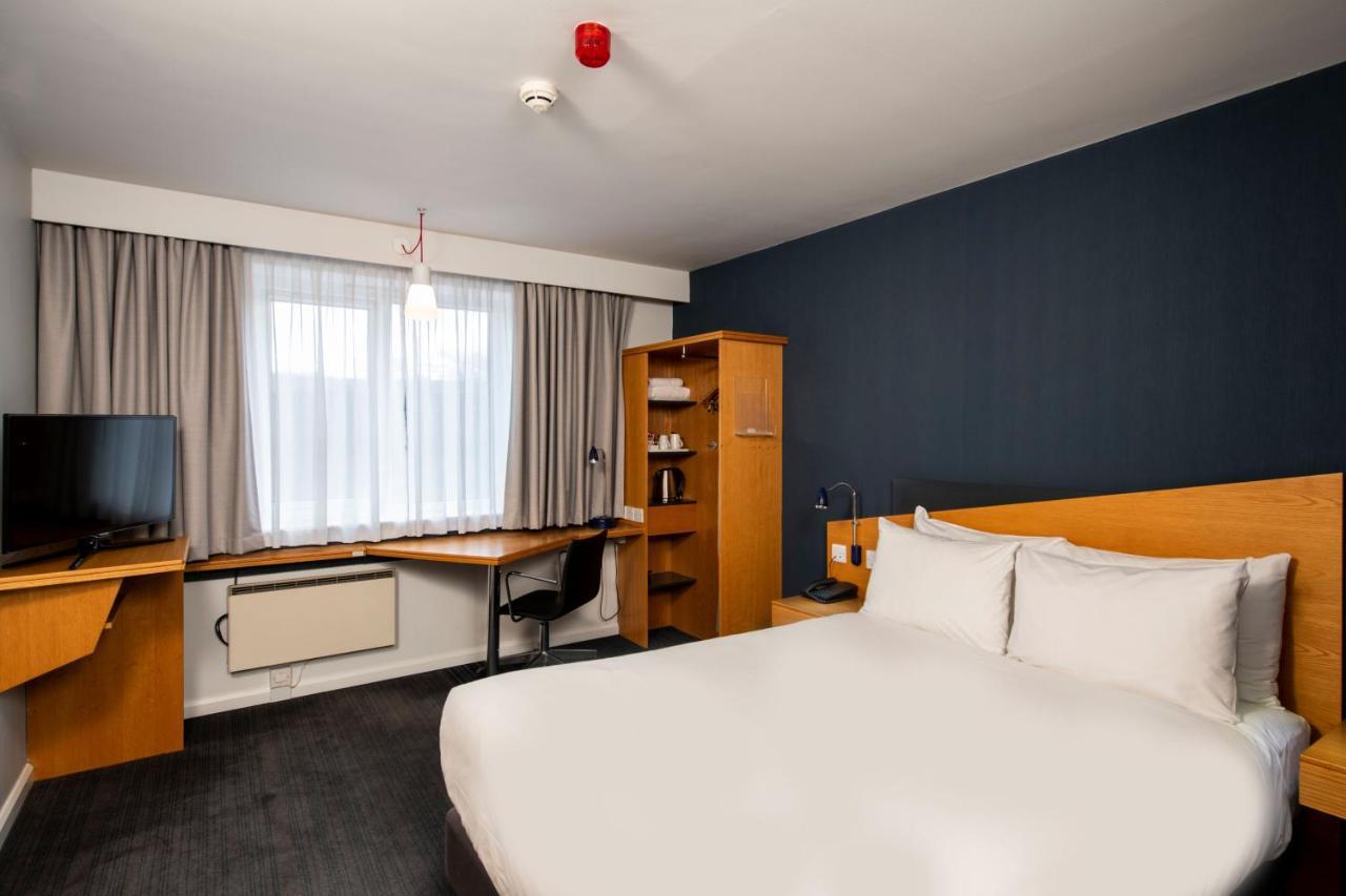 Holiday Inn Express Stirling By Ihg Екстериор снимка