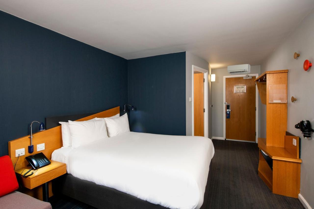 Holiday Inn Express Stirling By Ihg Екстериор снимка