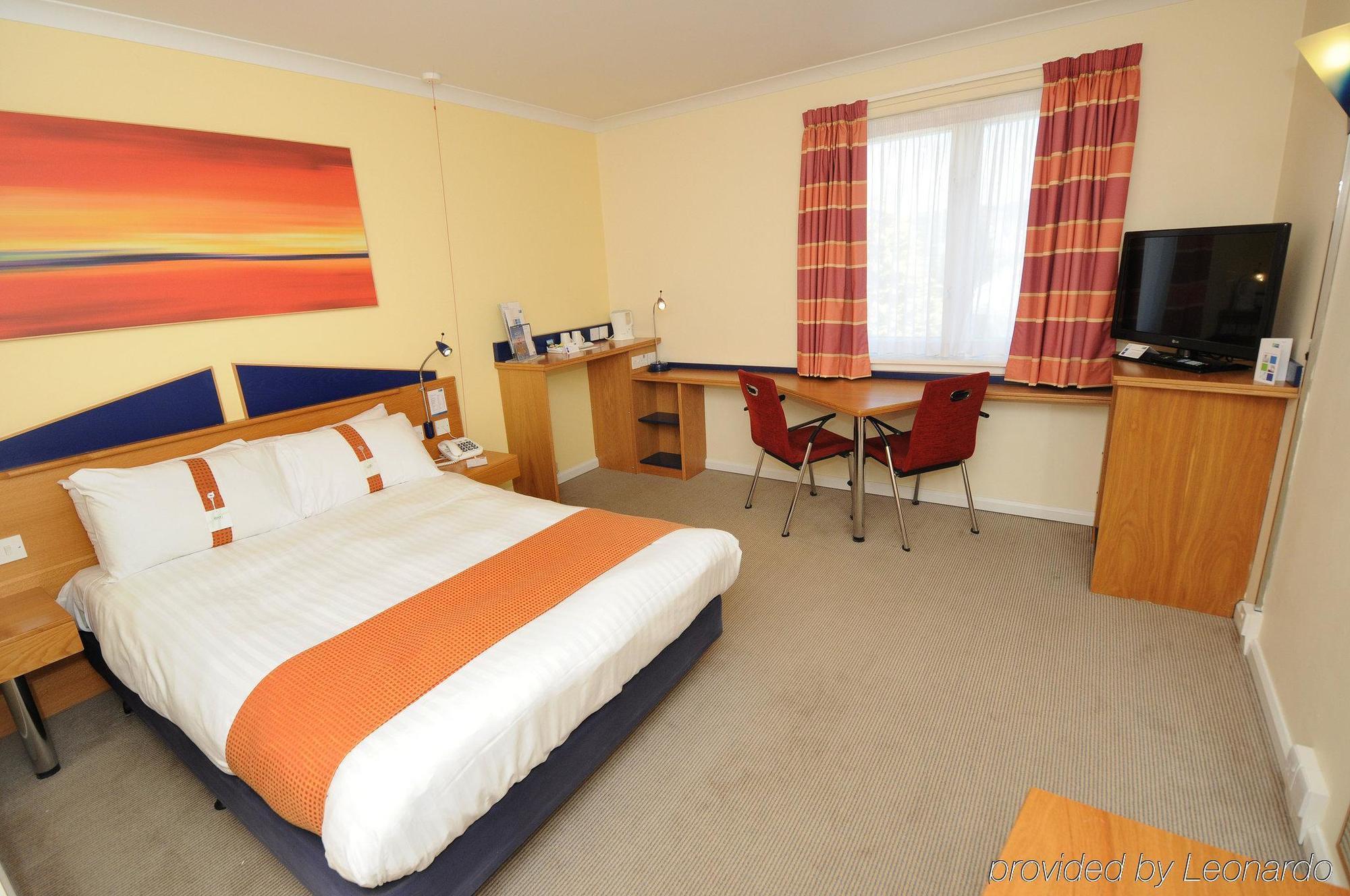 Holiday Inn Express Stirling By Ihg Екстериор снимка