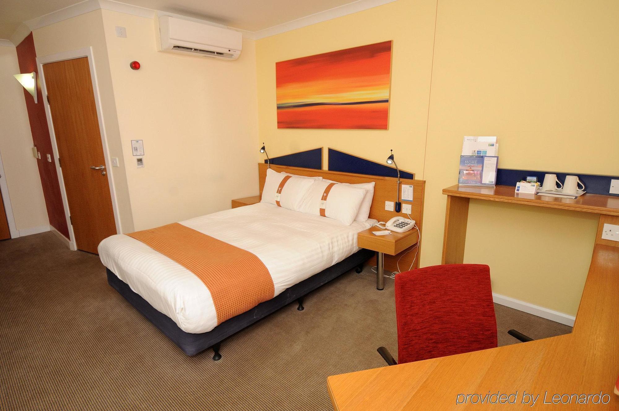 Holiday Inn Express Stirling By Ihg Екстериор снимка
