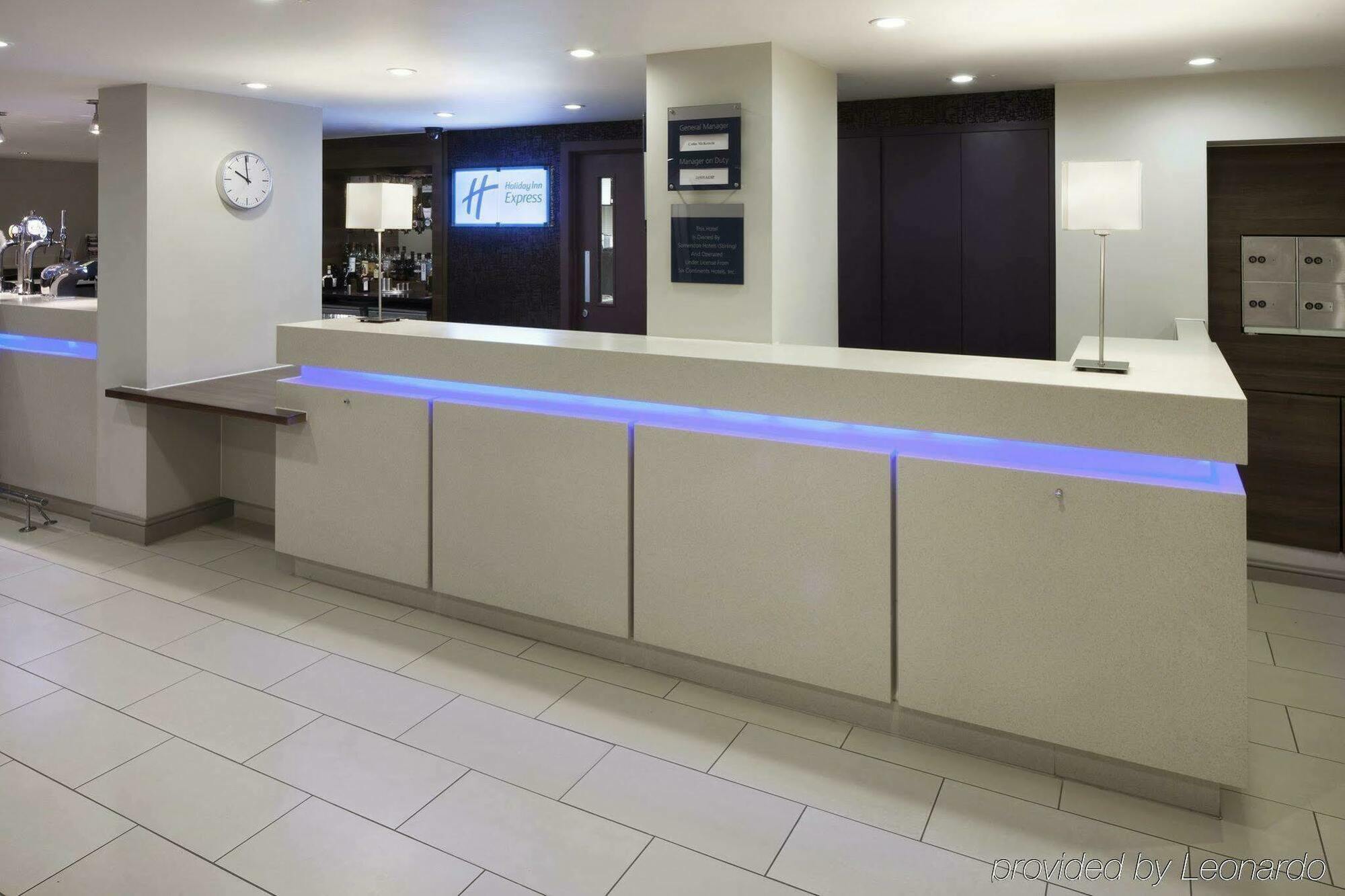Holiday Inn Express Stirling By Ihg Интериор снимка
